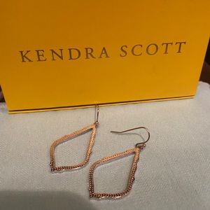 Kendra Scott drop earrings nwot